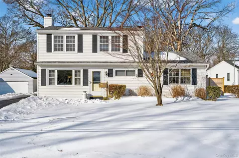 148 Malts Ave, West Islip, NY 11795