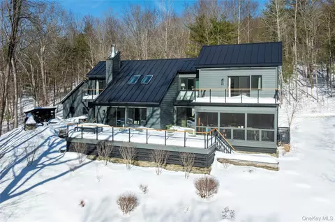 55 Mountain Laurel Rd, Phoenicia, NY 12464