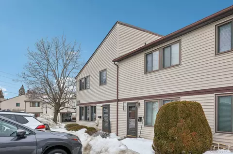 409 Country Club Ln, Pomona, NY 10970