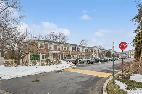 3000 Stevens St #47, Oceanside, NY 11572