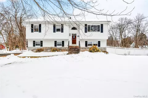 850 N Hillside Rd, Wappingers Falls, NY 12590