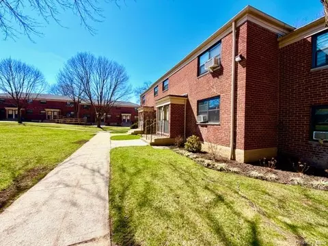 73-14 Springfield Blvd #034A1, Oakland Gardens, NY 11364