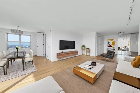 110-11 Queens Blvd #19C, New York, NY 11375