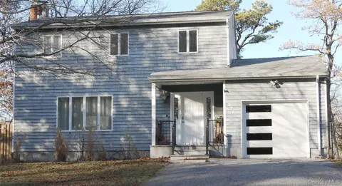 Undisclosed, Calverton, NY 11933