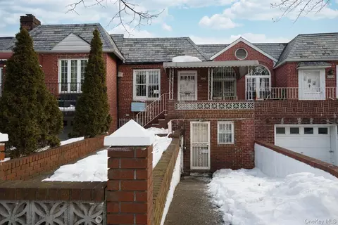 58-43 81st St, New York, NY 11379