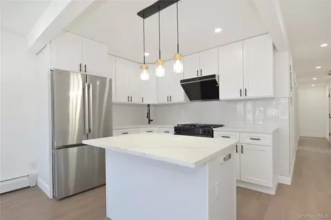 64-46 217th St, New York, NY 11364