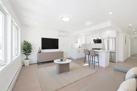 64-46 217th St, New York, NY 11364