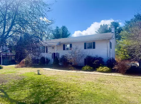 130 Grand St, Lloyd, NY 12528