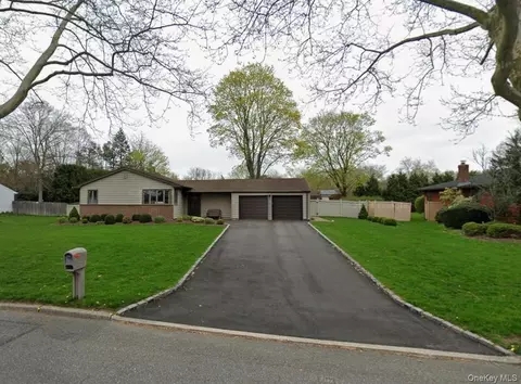 15 Thadford St, East Northport, NY 11731