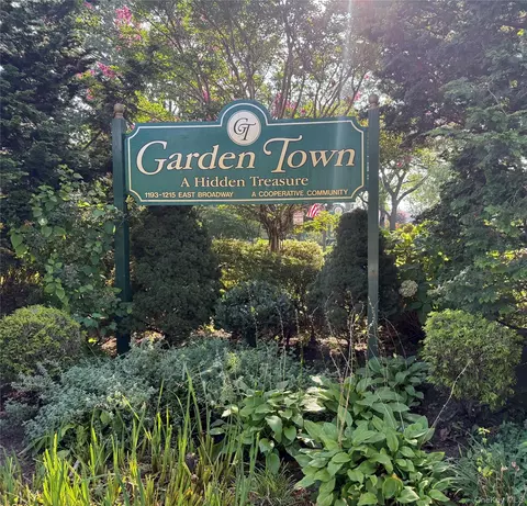 1201 E Broadway #H-23, Hewlett, NY 11557