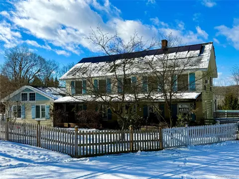 912-918 Hollow Rd, Clinton, NY 12514