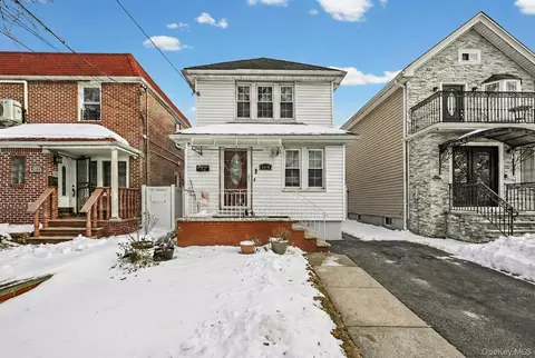 93-19 201st St, New York, NY 11423