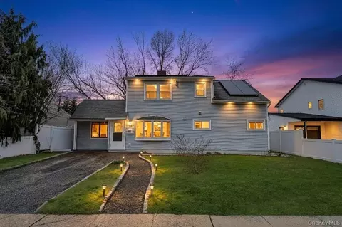 26 Family Ln, Levittown, NY 11756