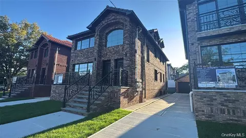 38-36 215th St, New York, NY 11361