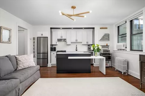 412 Munro Ave #3J, Mamaroneck, NY 10543