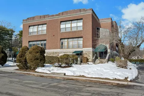 33 Roselle Ave #K, Mount Pleasant, NY 10570