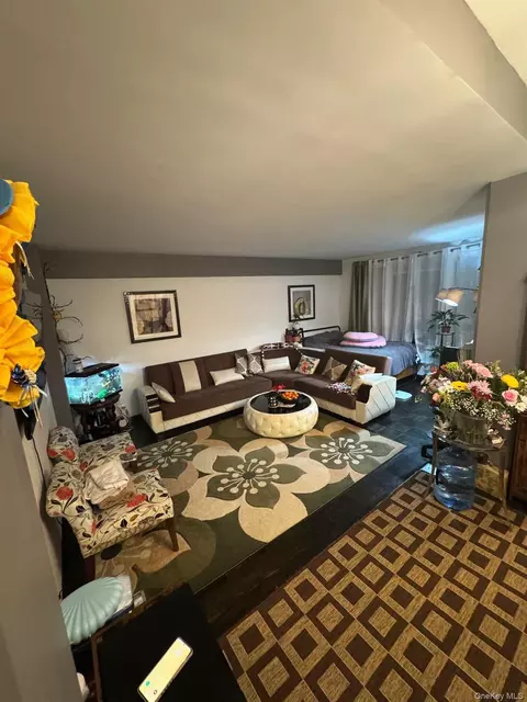 98-25 64 Rd #5E, New York, NY 11374