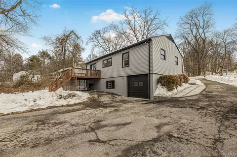 221 Lafayette Ave, Cortlandt, NY 10567