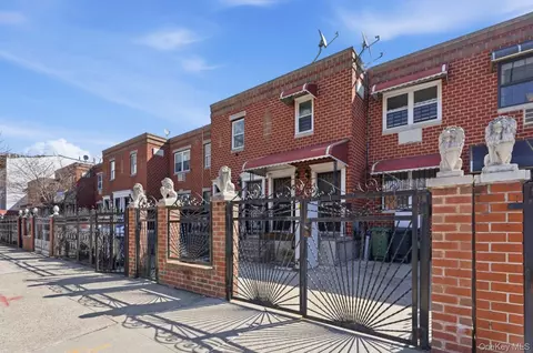 24 Palmetto St, Brooklyn, NY 11221