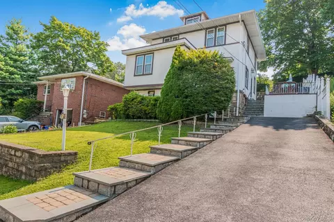 7 Elaine Ter, Yonkers, NY 10701