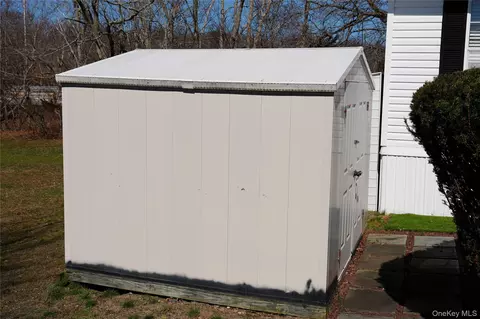 Undisclosed, Riverhead, NY 11933 photo 16