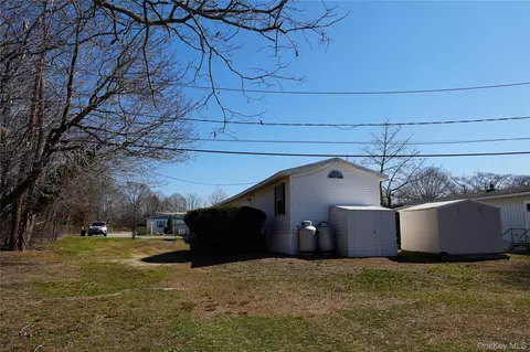 Undisclosed, Riverhead, NY 11933 photo 4