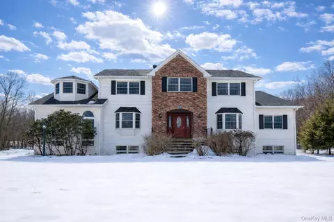 3 Danielle Ct, Ramapo, NY 10901