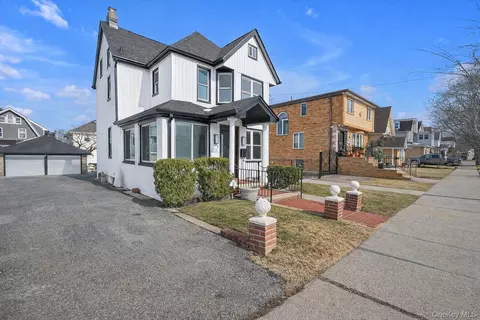 154-25 13th Ave, New York, NY 11357