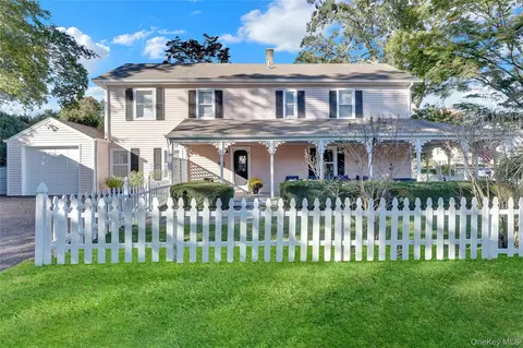 310 6th Ave, Saint James, NY 11780