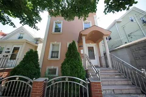 18-43 124th St, New York, NY 11356