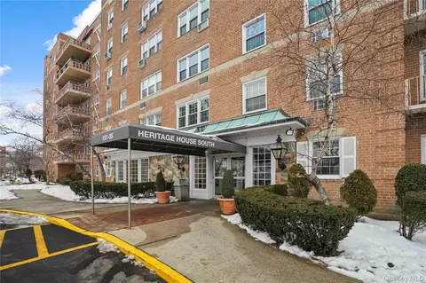 151-35 84th St #2H, New York, NY 11414