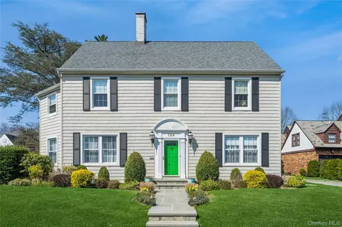 154 Wellington Rd, Garden City, NY 11530