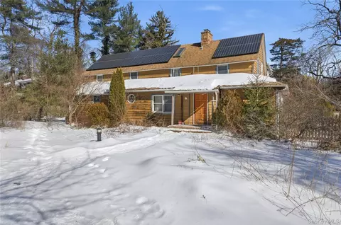 115 Warner Rd, Huntington, NY 11743
