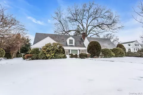 409 Titus Way, North Hempstead, NY 11596