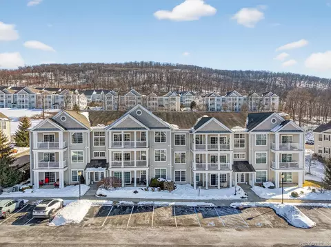 1317 Saratoga Ln, Fishkill, NY 12524