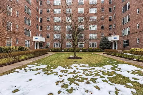 210 Pelham Rd #6E, New Rochelle, NY 10805