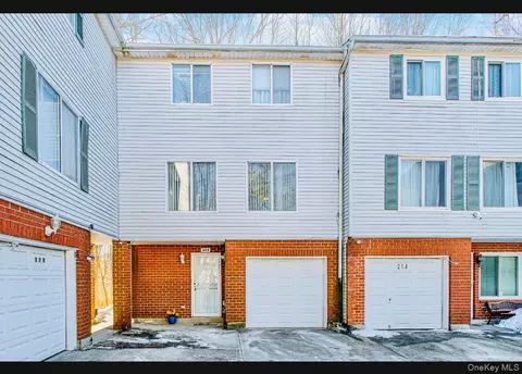 212 Ilyssa Way, Staten Island, NY 10312