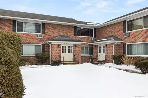 326 Edmunton Dr #L7, Babylon, NY 11703