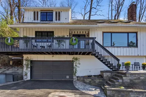 131 Fleets Cove Rd, Huntington, NY 11743