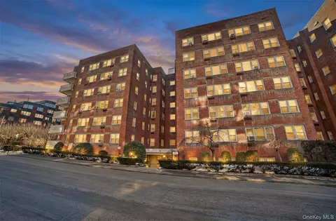 30 Hartsdale Ave E #2J, Greenburgh, NY 10530