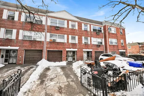 7706 25th Ave, New York, NY 11370