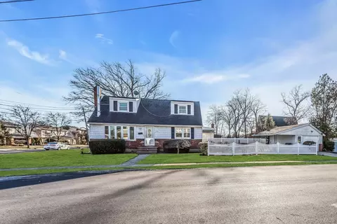 1294 Owens Pl, North Bellmore, NY 11710