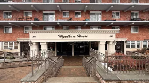 200 Atlantic Ave #417, Lynbrook, NY 11563