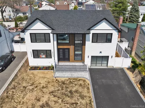 2661 Hyacinth St, Westbury, NY 11590