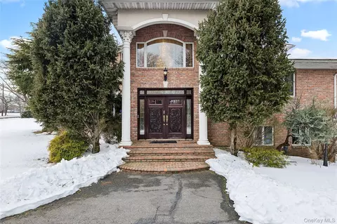 582 Atlantic Ave, Lawrence, NY 11559