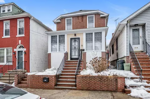 1517 Gillespie Ave, New York, NY 10461