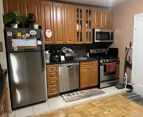 162-41 Powells Cove Blvd #1L, New York, NY 11357