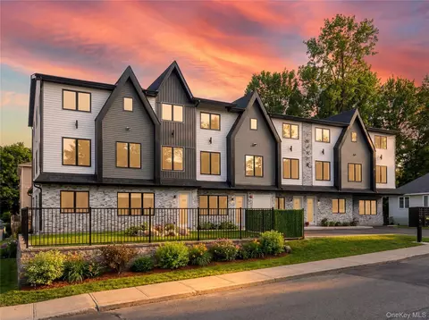 1 Manor Dr #202, Ramapo, NY 10952