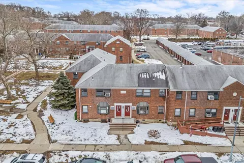 199-18 19th Ave #18, Whitestone, NY 11357