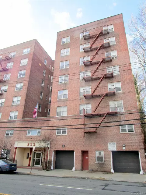 255 Bronx River Rd #3K, Yonkers, NY 10704